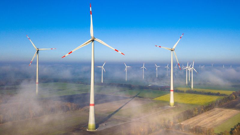 Tuabin điện gió sản xuất điện từ năng lượng nào